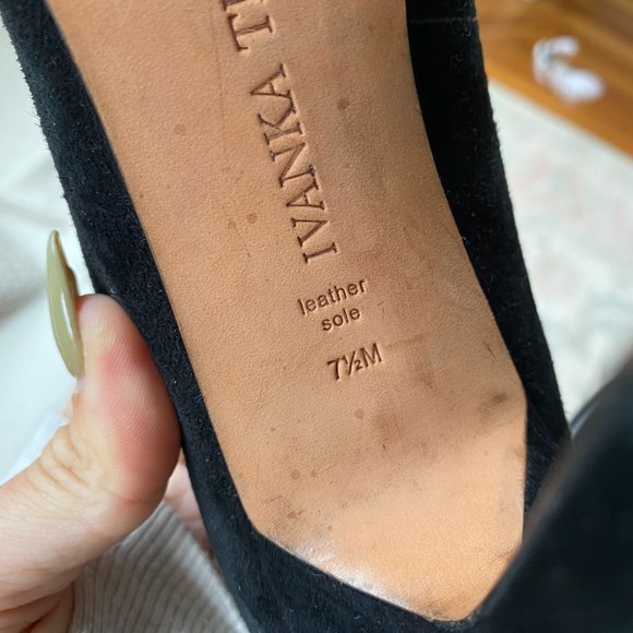 Black Ivanka Trump Heels 7.5M - Picture 2 of 5